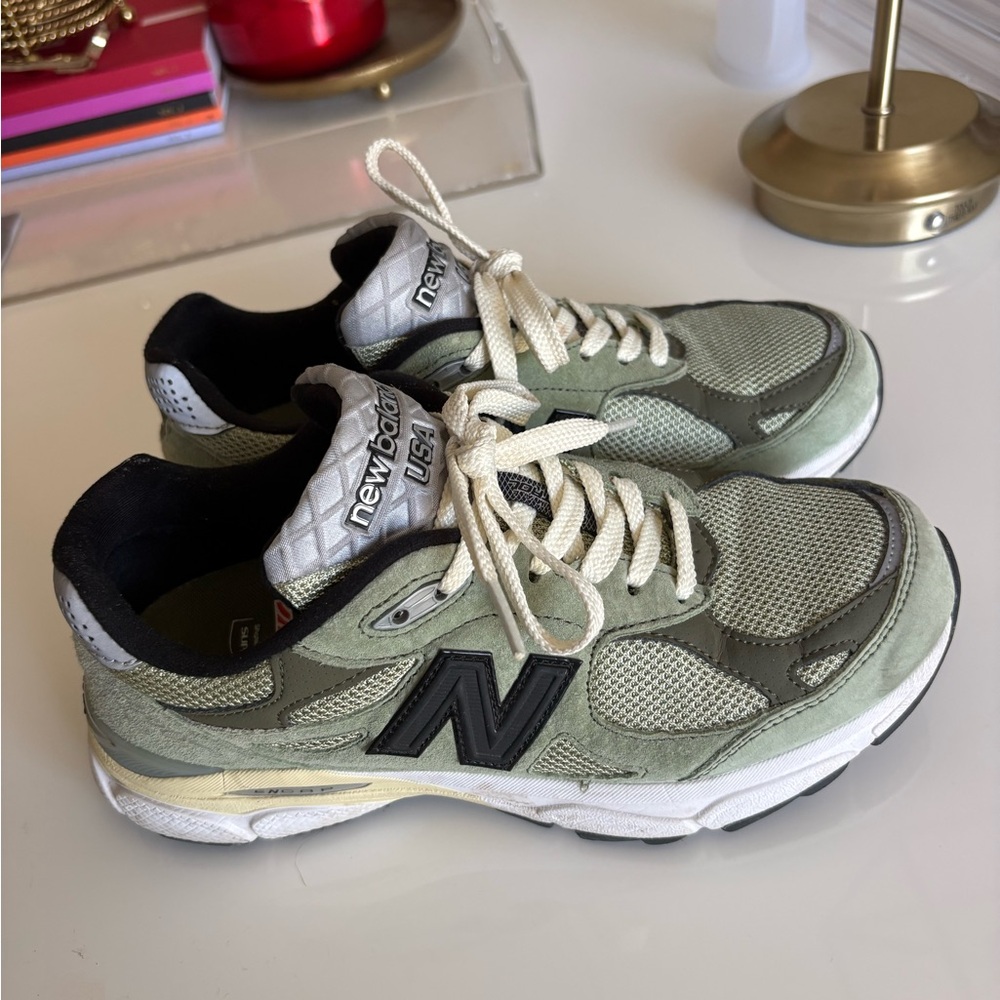 New Balance Light Green and Black Sneakers